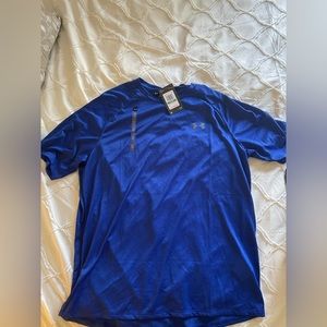 Under Armour men’s large performance T-shirt
